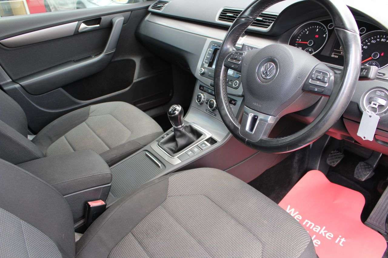 2013 VOLKSWAGEN PASSAT 2013 VOLKSWAGEN PASSAT