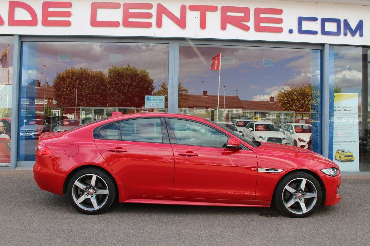 A 2018 JAGUAR XE 2.0i GPF R-Sport Saloon 4dr Petrol Auto Euro 6 (s/s) (200 ps) CRUISE/LDW, 1 A 2018 JAGUAR XE 2.0i GPF R-Sport Saloon 4dr Petrol Auto Euro 6 (s/s) (200 ps) CRUISE/LDW, 1