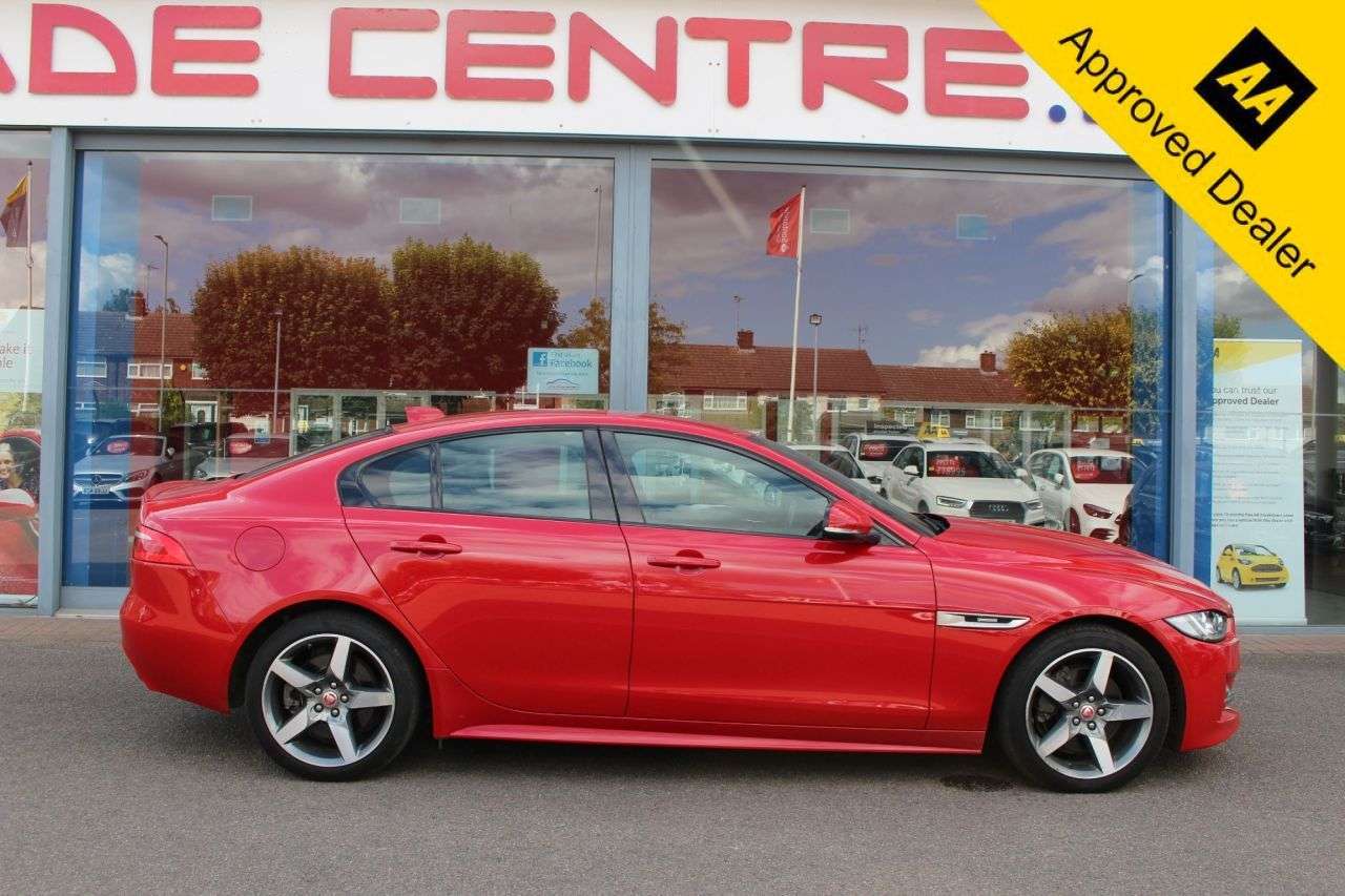 A 2018 JAGUAR XE 2.0i GPF R-Sport Saloon 4dr Petrol Auto Euro 6 (s/s) (200 ps) CRUISE/LDW, 1 A 2018 JAGUAR XE 2.0i GPF R-Sport Saloon 4dr Petrol Auto Euro 6 (s/s) (200 ps) CRUISE/LDW, 1