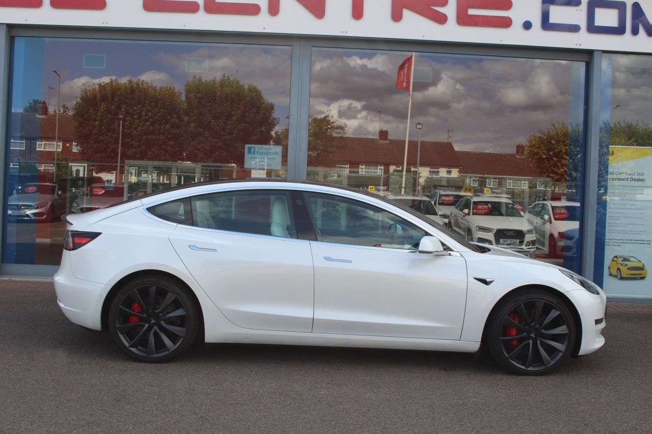A 2020 TESLA MODEL 3 (Dual Motor) Performance Saloon 4dr Electric Auto 4WDE (Performance Upgrade A 2020 TESLA MODEL 3 (Dual Motor) Performance Saloon 4dr Electric Auto 4WDE (Performance Upgrade