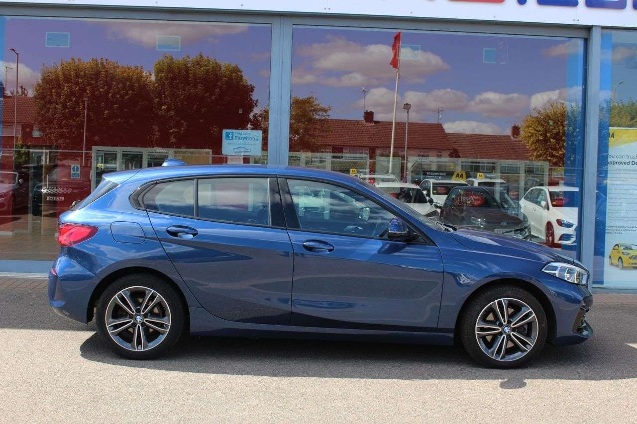 A 2020 BMW 1 SERIES 1.5 118i Sport Hatchback 5dr Petrol DCT Euro 6 (s/s) (140 ps) CRUISE/LDW, 1 A 2020 BMW 1 SERIES 1.5 118i Sport Hatchback 5dr Petrol DCT Euro 6 (s/s) (140 ps) CRUISE/LDW, 1