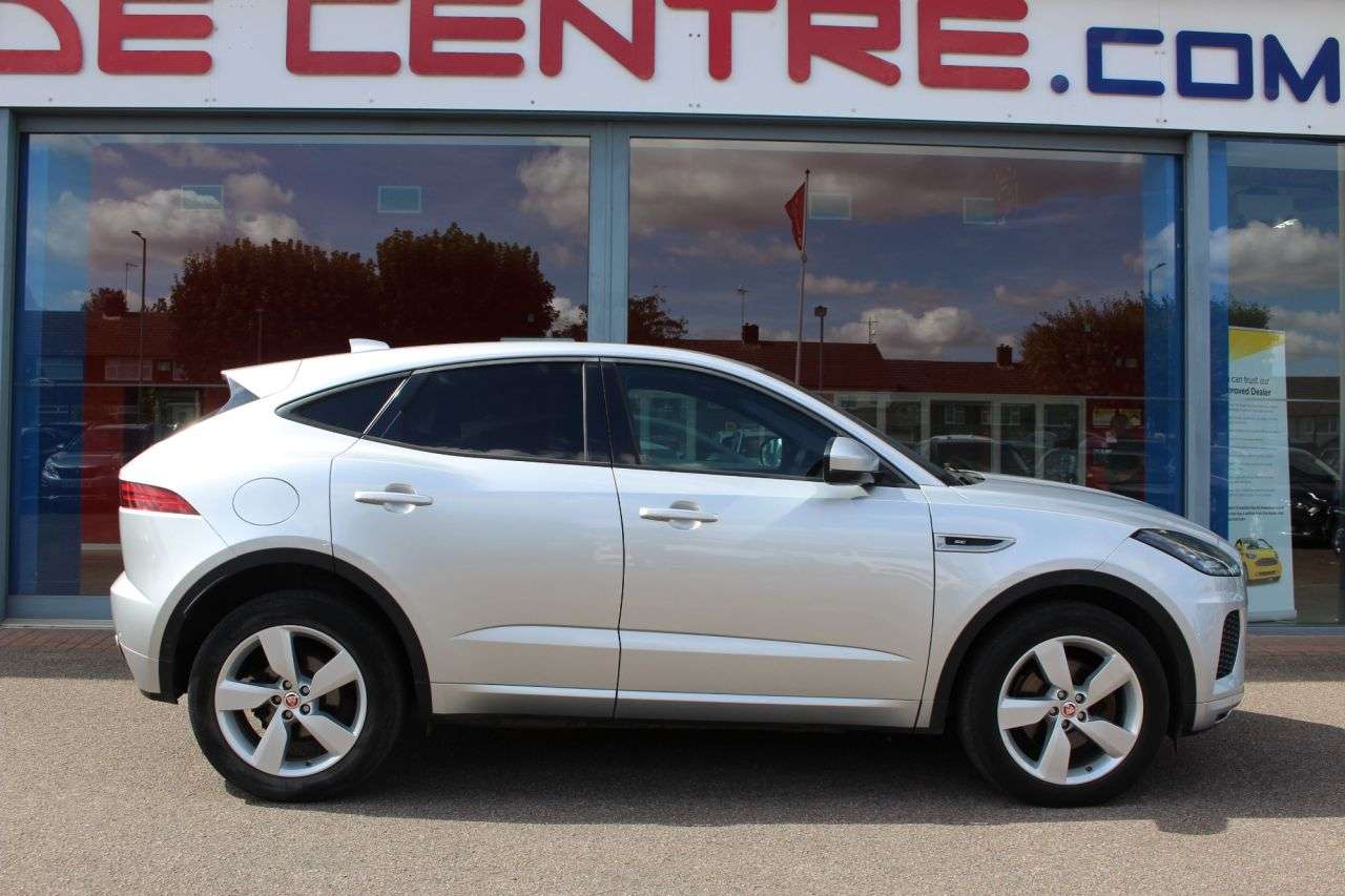 A 2019 JAGUAR E-PACE 2.0 D150 R-Dynamic SE SUV 5dr Diesel Auto AWD Euro 6 (s/s) (150 ps) E/TAILG A 2019 JAGUAR E-PACE 2.0 D150 R-Dynamic SE SUV 5dr Diesel Auto AWD Euro 6 (s/s) (150 ps) E/TAILG