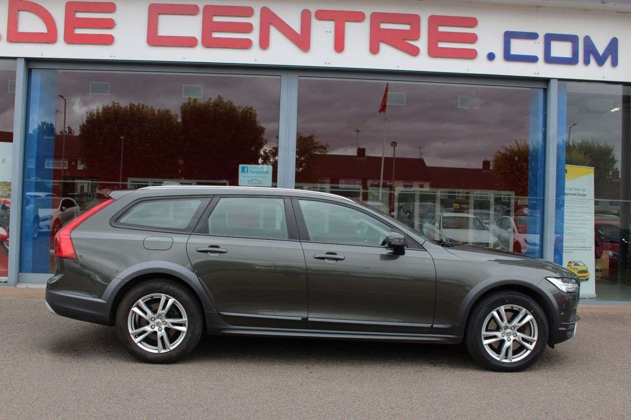 A 2018 VOLVO V90 CROSS COUNTRY 2.0 D4 Pro Estate 5dr Diesel Auto AWD Euro 6 (s/s) (190 ps) ACC, P/SENSORS, A 2018 VOLVO V90 CROSS COUNTRY 2.0 D4 Pro Estate 5dr Diesel Auto AWD Euro 6 (s/s) (190 ps) ACC, P/SENSORS,