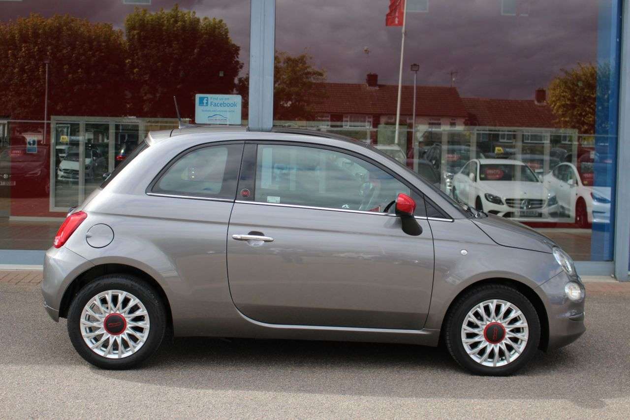 A 2022 FIAT 500 1.0 MHEV RED Hatchback 3dr Petrol Manual Euro 6 (s/s) (70 bhp) 15" ALLOYS, A 2022 FIAT 500 1.0 MHEV RED Hatchback 3dr Petrol Manual Euro 6 (s/s) (70 bhp) 15" ALLOYS,