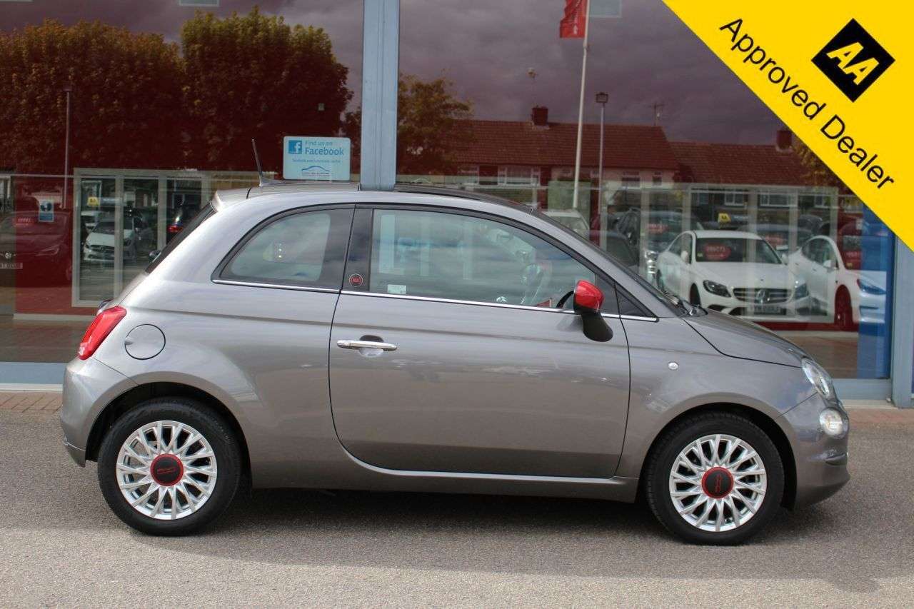 A 2022 FIAT 500 1.0 MHEV RED Hatchback 3dr Petrol Manual Euro 6 (s/s) (70 bhp) 15" ALLOYS, A 2022 FIAT 500 1.0 MHEV RED Hatchback 3dr Petrol Manual Euro 6 (s/s) (70 bhp) 15" ALLOYS,