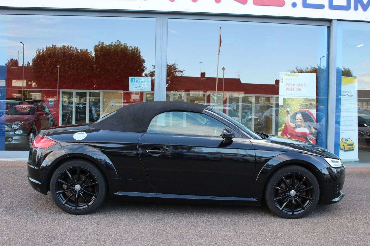 A 2016 AUDI TT 2.0 TDI ultra Sport Roadster 2dr Diesel Manual Euro 6 (s/s) (184 ps) XENONS A 2016 AUDI TT 2.0 TDI ultra Sport Roadster 2dr Diesel Manual Euro 6 (s/s) (184 ps) XENONS