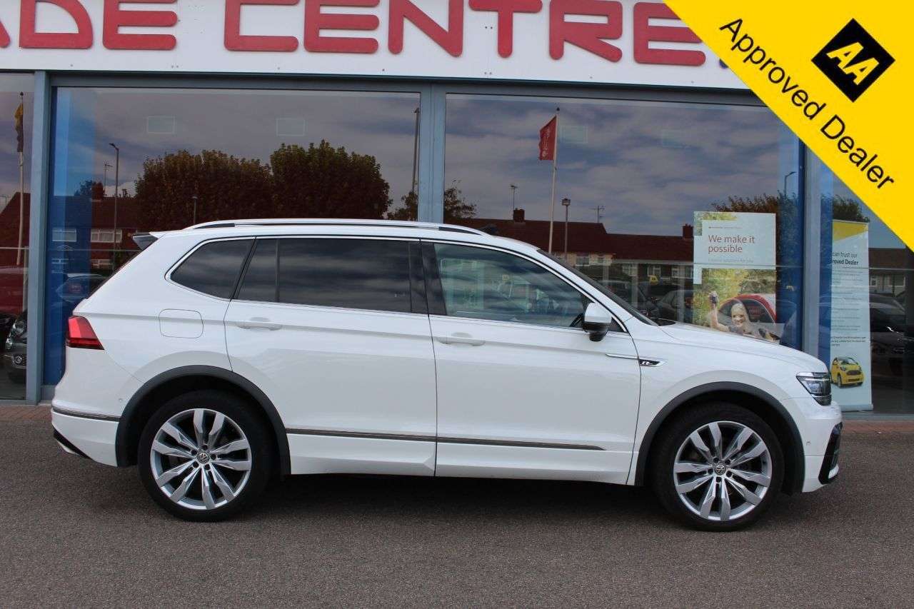 A 2020 VOLKSWAGEN TIGUAN ALLSPACE 2.0 TDI R-Line Tech SUV 5dr Diesel DSG 4Motion Euro 6 (s/s) (190 ps) 7 SEAT A 2020 VOLKSWAGEN TIGUAN ALLSPACE 2.0 TDI R-Line Tech SUV 5dr Diesel DSG 4Motion Euro 6 (s/s) (190 ps) 7 SEAT