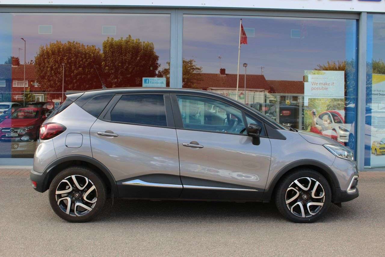 A 2019 RENAULT CAPTUR 1.3 TCe ENERGY Iconic SUV 5dr Petrol EDC Euro 6 (s/s) (150 ps) 17" ALLOYS, A 2019 RENAULT CAPTUR 1.3 TCe ENERGY Iconic SUV 5dr Petrol EDC Euro 6 (s/s) (150 ps) 17" ALLOYS,