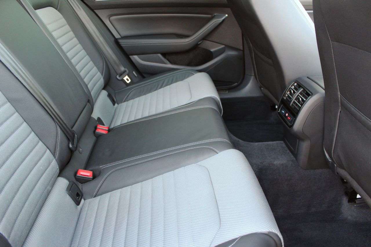 2019 VOLKSWAGEN PASSAT 2019 VOLKSWAGEN PASSAT