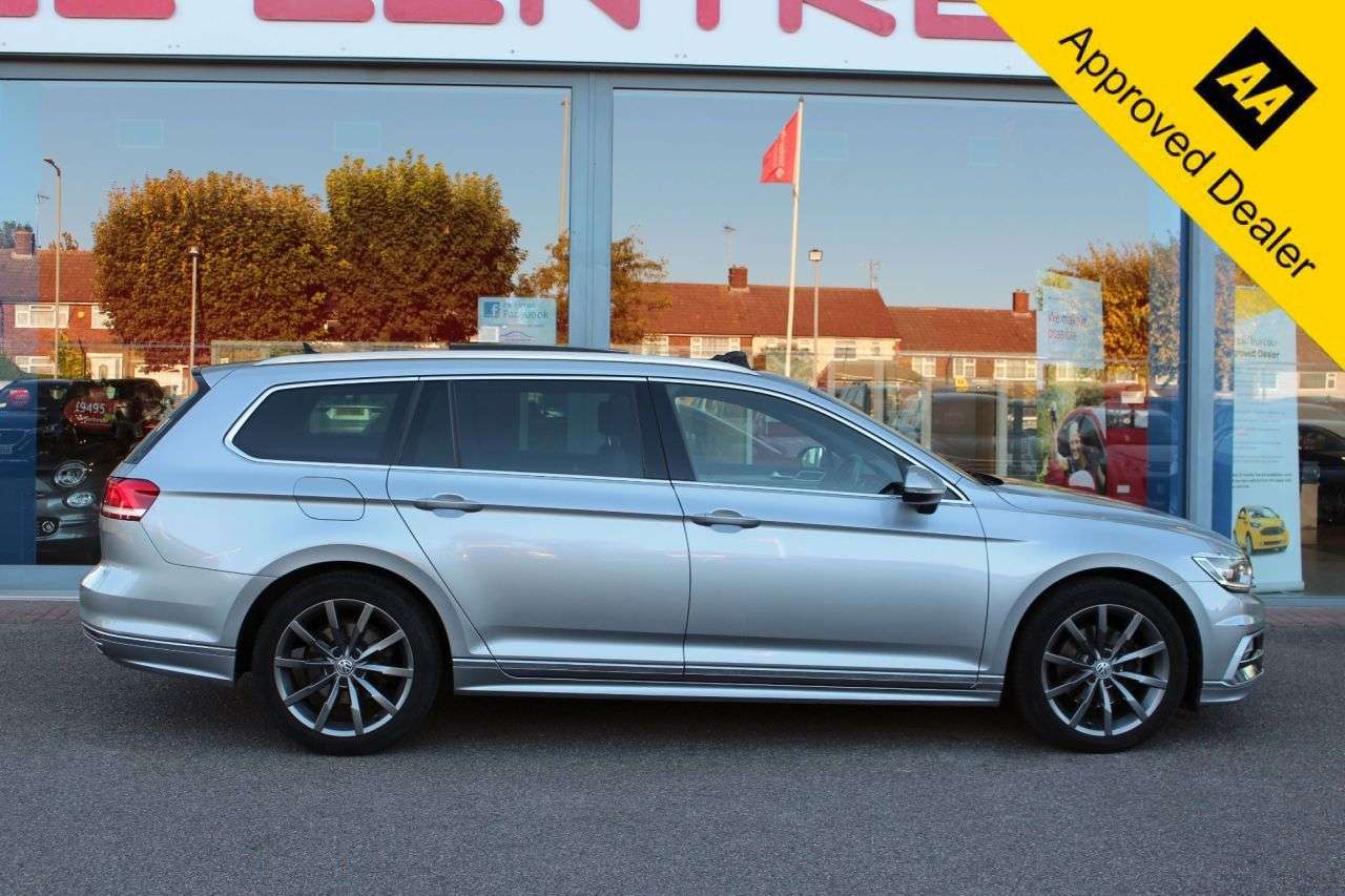 A 2019 VOLKSWAGEN PASSAT 2.0 TDI R-Line Estate 5dr Diesel DSG Euro 6 (s/s) (150 ps) DAB, HTD/LTHR, 1 A 2019 VOLKSWAGEN PASSAT 2.0 TDI R-Line Estate 5dr Diesel DSG Euro 6 (s/s) (150 ps) DAB, HTD/LTHR, 1
