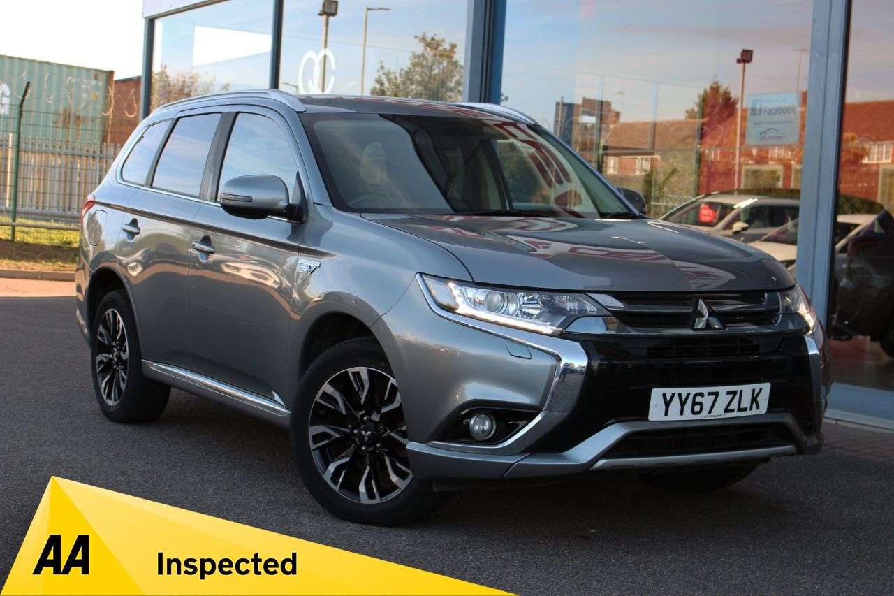 A 2018 MITSUBISHI OUTLANDER 2.0h 12kWh Juro SUV 5dr Petrol Plug-in Hybrid CVT 4WD Euro 6 (s/s) (200 ps) A 2018 MITSUBISHI OUTLANDER 2.0h 12kWh Juro SUV 5dr Petrol Plug-in Hybrid CVT 4WD Euro 6 (s/s) (200 ps)