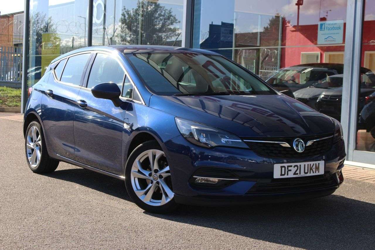 A 2021 VAUXHALL ASTRA 1.2 Turbo SRi Hatchback 5dr Petrol Manual Euro 6 (s/s) (145 ps) 6 SPEED, LO A 2021 VAUXHALL ASTRA 1.2 Turbo SRi Hatchback 5dr Petrol Manual Euro 6 (s/s) (145 ps) 6 SPEED, LO