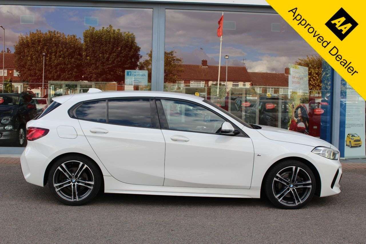 A 2020 BMW 1 SERIES 1.5 118i M Sport Hatchback 5dr Petrol DCT Euro 6 (s/s) (140 ps) PARK SENSOR A 2020 BMW 1 SERIES 1.5 118i M Sport Hatchback 5dr Petrol DCT Euro 6 (s/s) (140 ps) PARK SENSOR