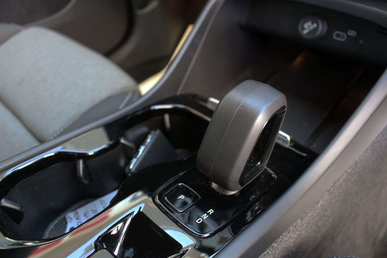 2023 VOLVO XC40 2023 VOLVO XC40