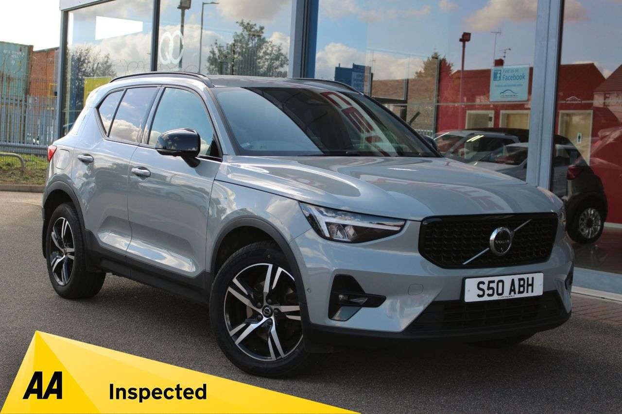 A 2023 VOLVO XC40 2.0 B4 MHEV Plus Dark SUV 5dr Petrol Hybrid DCT Auto Euro 6 (s/s) (197 ps) A 2023 VOLVO XC40 2.0 B4 MHEV Plus Dark SUV 5dr Petrol Hybrid DCT Auto Euro 6 (s/s) (197 ps)