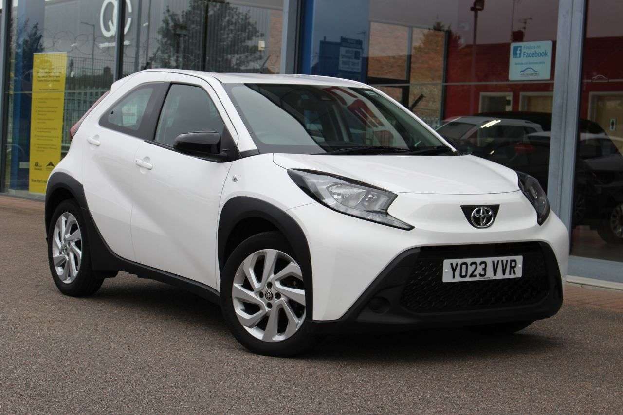 A 2023 TOYOTA AYGO X 1.0 VVT-i Pure Hatchback 5dr Petrol Manual Euro 6 (s/s) (72 ps) AIR CON, UL A 2023 TOYOTA AYGO X 1.0 VVT-i Pure Hatchback 5dr Petrol Manual Euro 6 (s/s) (72 ps) AIR CON, UL