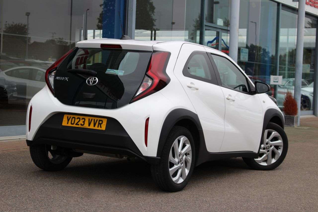 2023 TOYOTA AYGO X 2023 TOYOTA AYGO X