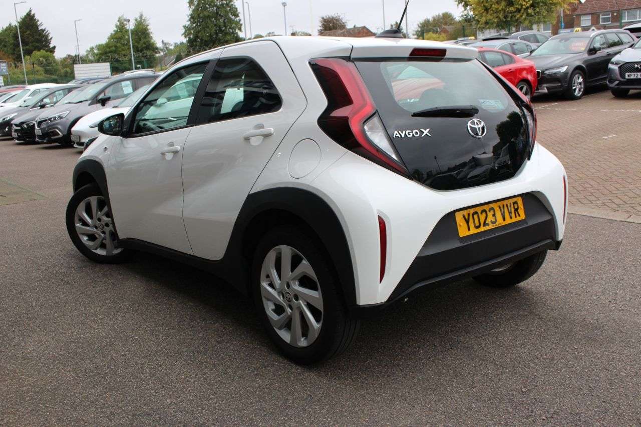 2023 TOYOTA AYGO X 2023 TOYOTA AYGO X