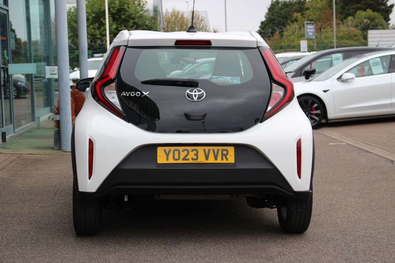 2023 TOYOTA AYGO X 2023 TOYOTA AYGO X