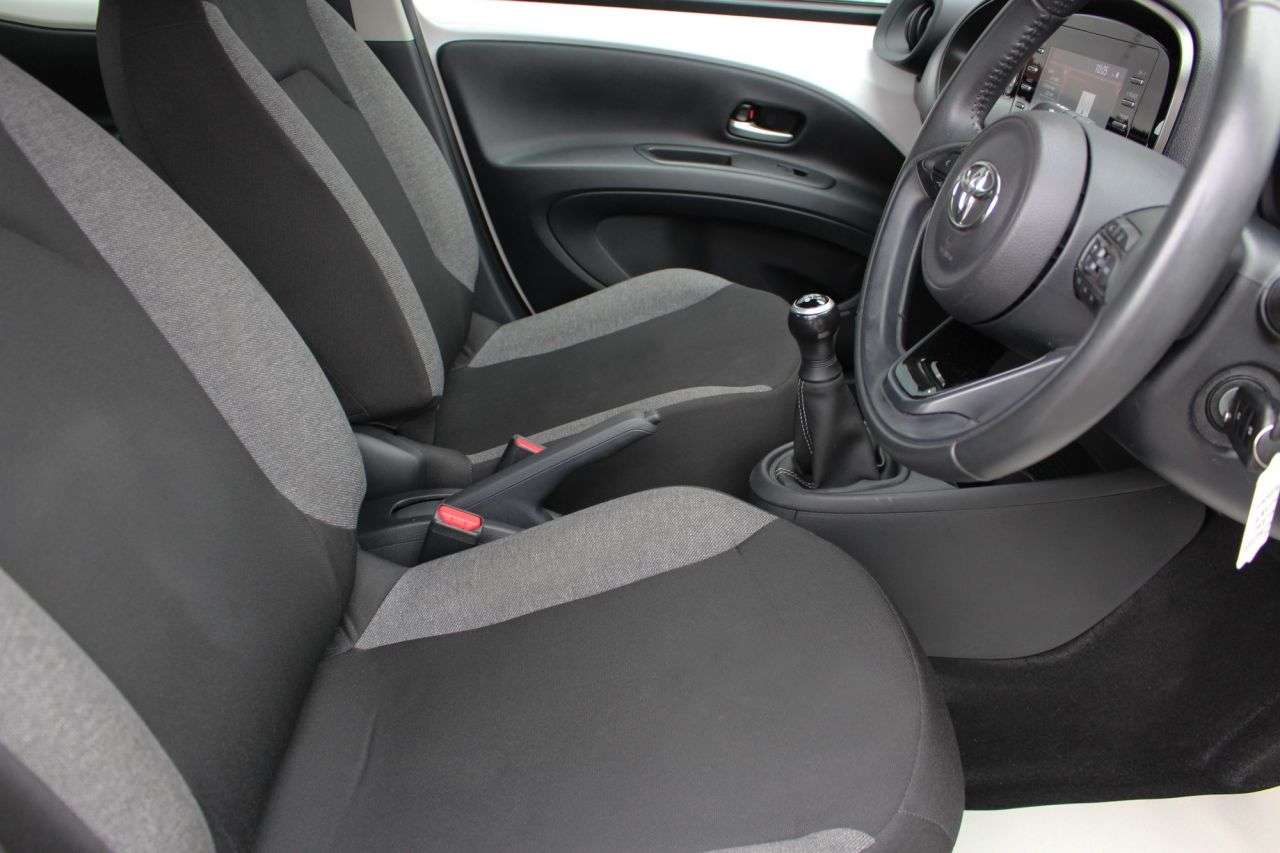 2023 TOYOTA AYGO X 2023 TOYOTA AYGO X