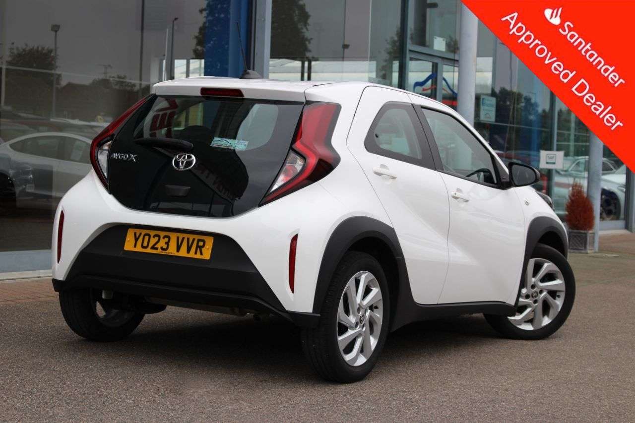 2023 TOYOTA AYGO X 2023 TOYOTA AYGO X