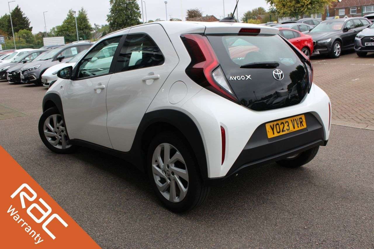 2023 TOYOTA AYGO X 2023 TOYOTA AYGO X