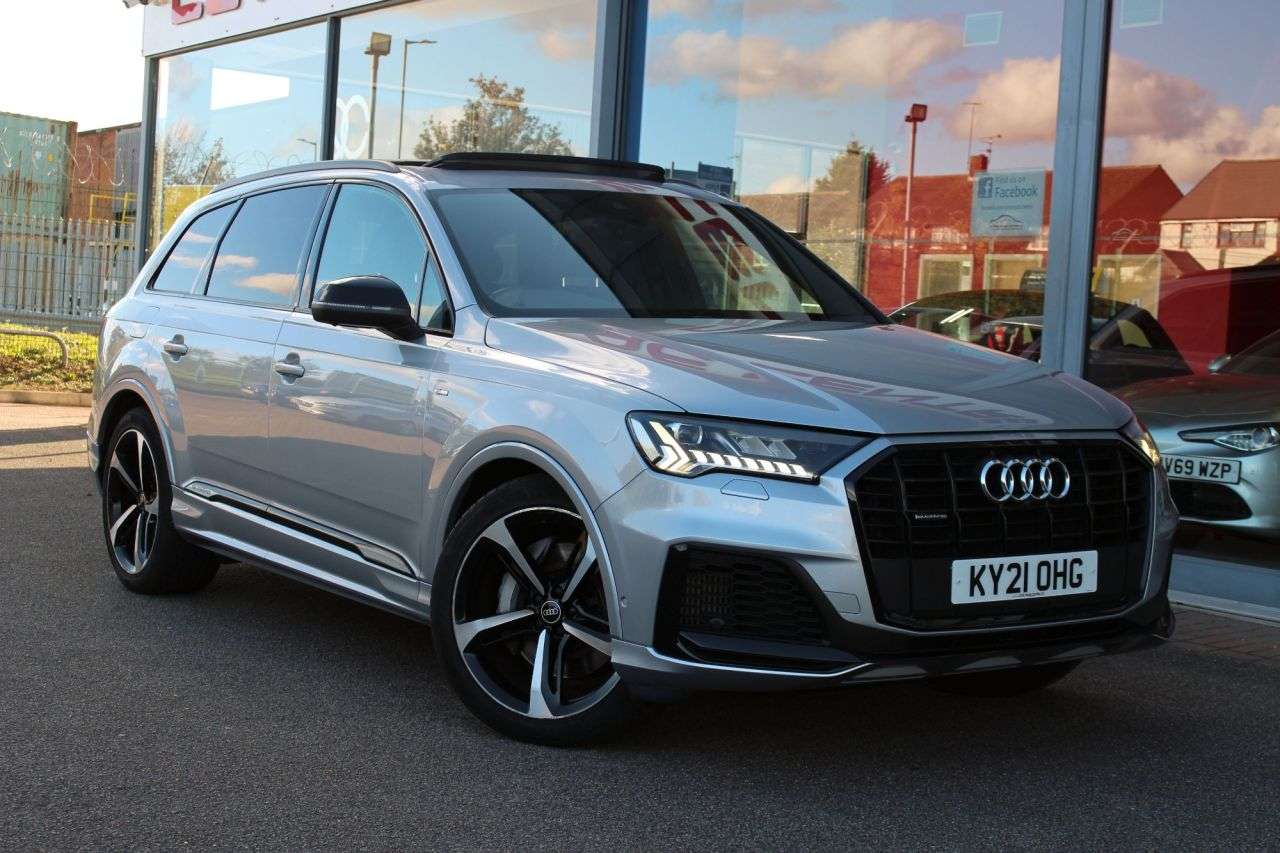 A 2021 AUDI Q7 3.0 TFSI V6 55 Black Edition SUV 5dr Petrol Tiptronic quattro Euro 6 (s/s) A 2021 AUDI Q7 3.0 TFSI V6 55 Black Edition SUV 5dr Petrol Tiptronic quattro Euro 6 (s/s)