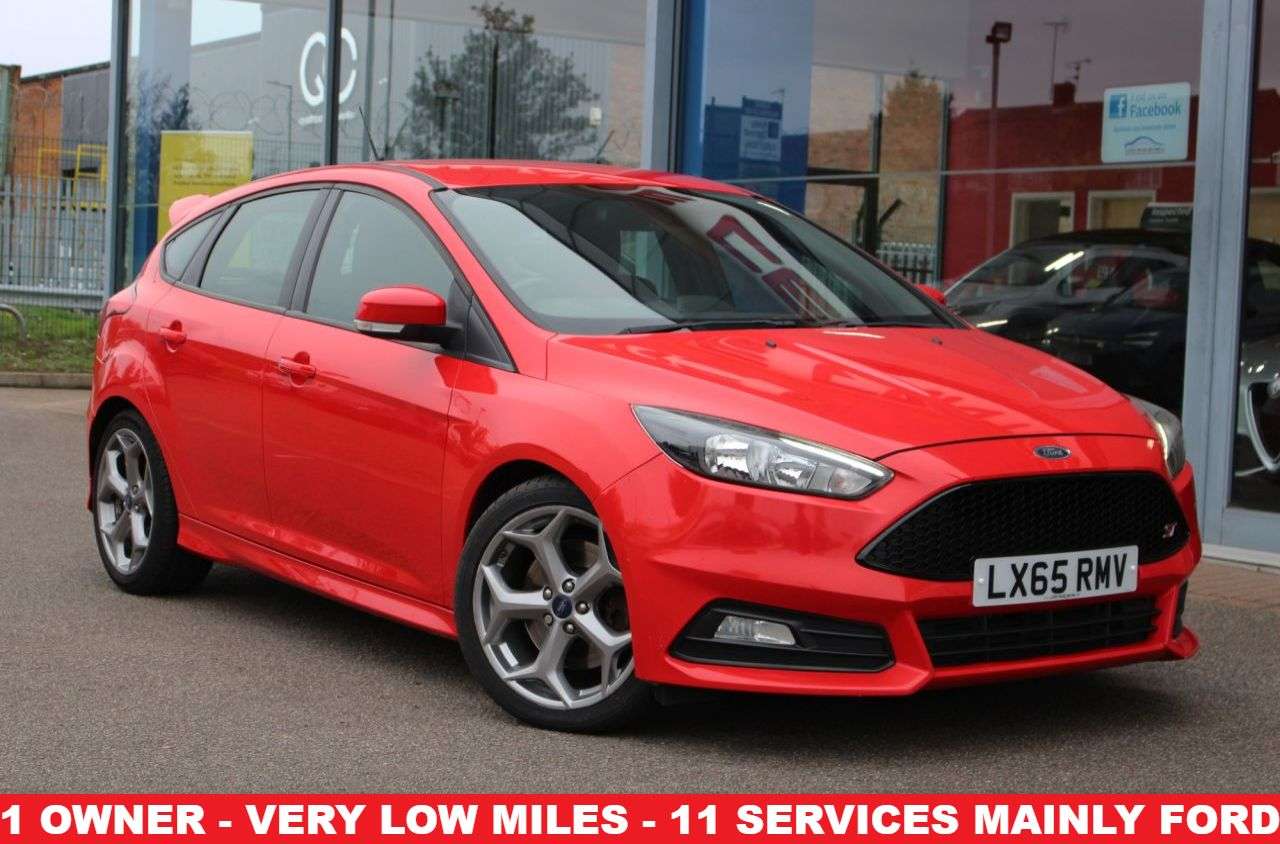 A 2015 FORD FOCUS 2.0T EcoBoost ST-2 Hatchback 5dr Petrol Manual Euro 6 (s/s) (250 ps) LTHER, A 2015 FORD FOCUS 2.0T EcoBoost ST-2 Hatchback 5dr Petrol Manual Euro 6 (s/s) (250 ps) LTHER,