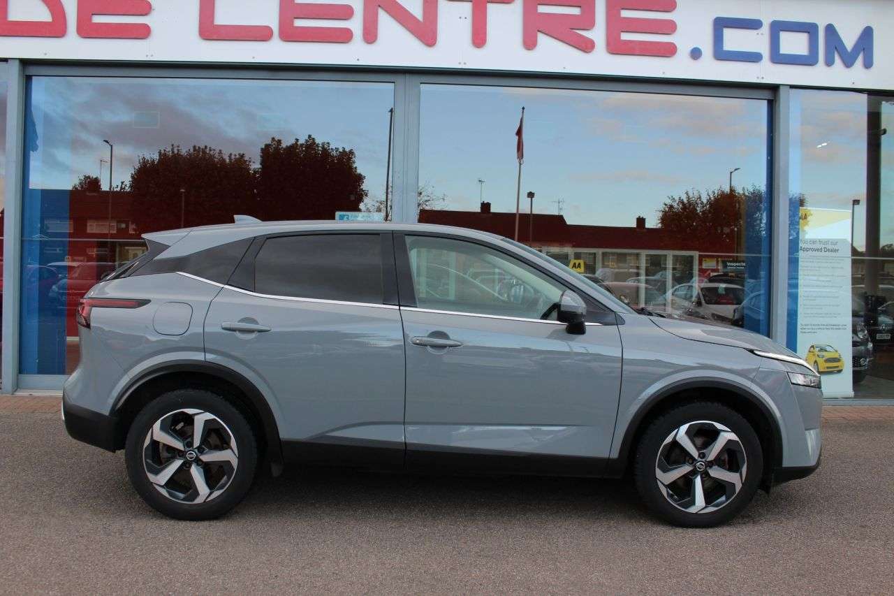 A 2021 NISSAN QASHQAI 1.3 DIG-T MHEV N-Connecta SUV 5dr Petrol Hybrid Manual Euro 6 (s/s) (140 ps A 2021 NISSAN QASHQAI 1.3 DIG-T MHEV N-Connecta SUV 5dr Petrol Hybrid Manual Euro 6 (s/s) (140 ps