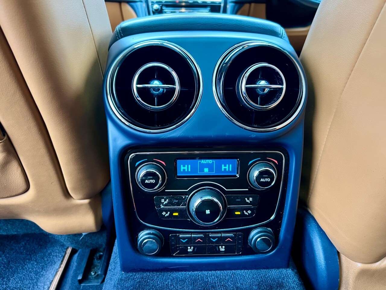 2011 JAGUAR 100 2011 JAGUAR 100