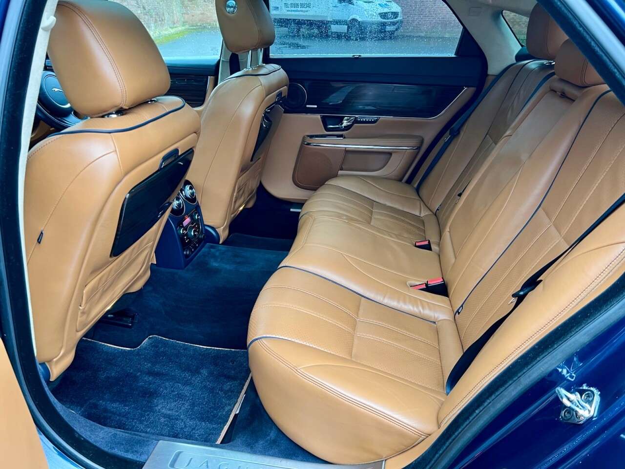 2011 JAGUAR 100 2011 JAGUAR 100