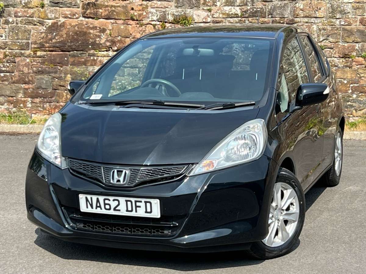 Check out this Honda Jazz 2012 Petrol Manual