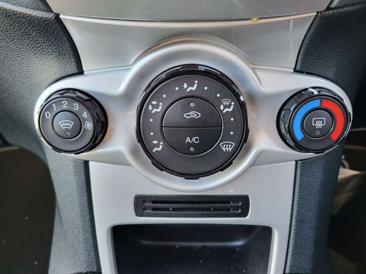 2010 FORD FIESTA 2010 FORD FIESTA