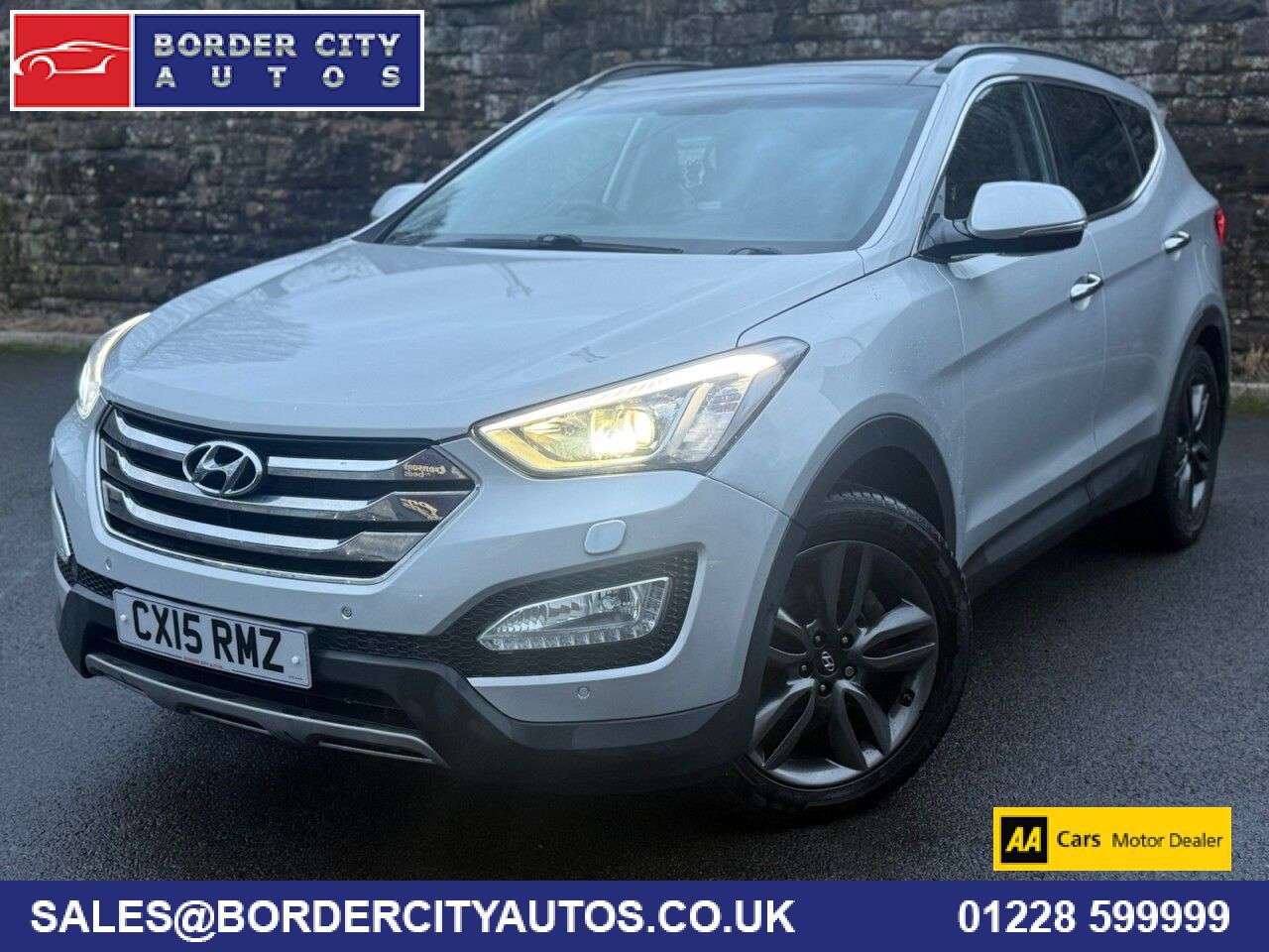 A 2015 HYUNDAI SANTA FE 2.2 CRDi Premium SE SUV 5dr Diesel Manual 4WD Euro 5 (7 seat) (194 bhp) PER A 2015 HYUNDAI SANTA FE 2.2 CRDi Premium SE SUV 5dr Diesel Manual 4WD Euro 5 (7 seat) (194 bhp) PER