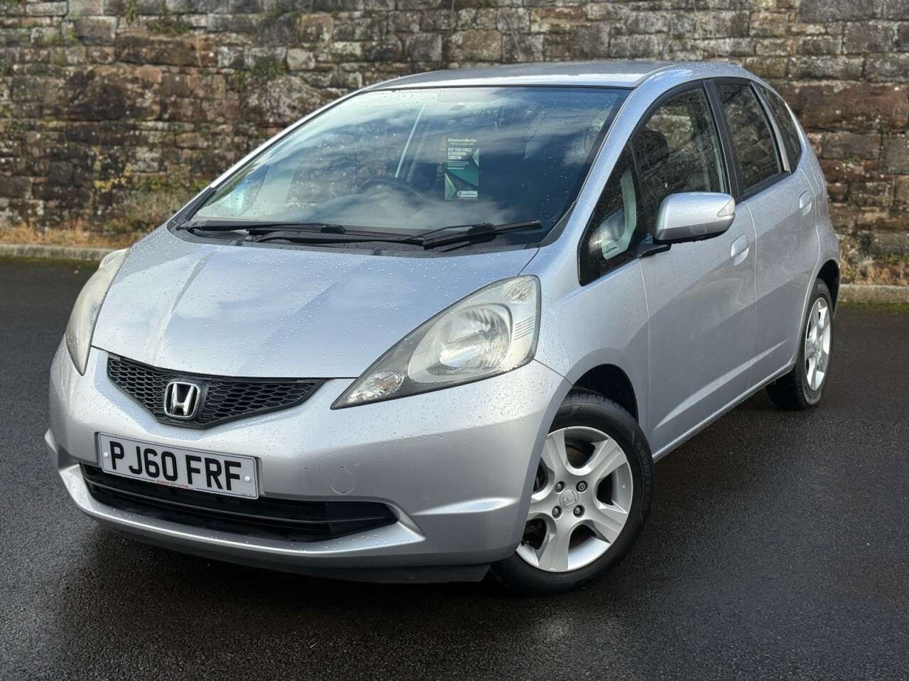 A 2011 HONDA JAZZ 1.4 i-VTEC ES Hatchback 5dr Petrol Manual Euro 5 (99 ps) SUPERB HISTORY A 2011 HONDA JAZZ 1.4 i-VTEC ES Hatchback 5dr Petrol Manual Euro 5 (99 ps) SUPERB HISTORY