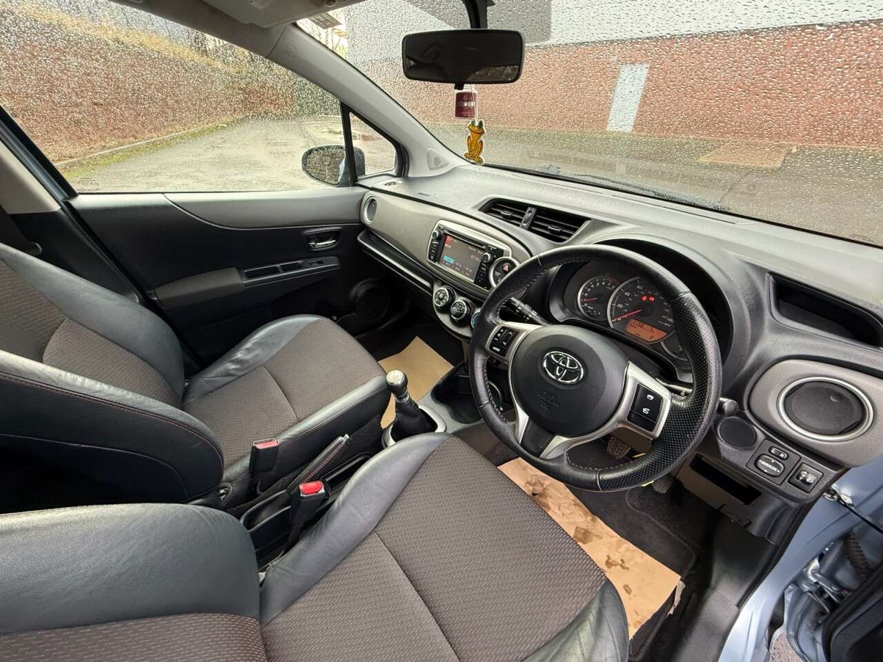 2012 TOYOTA YARIS 2012 TOYOTA YARIS