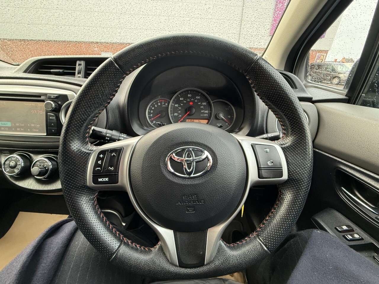 2012 TOYOTA YARIS 2012 TOYOTA YARIS