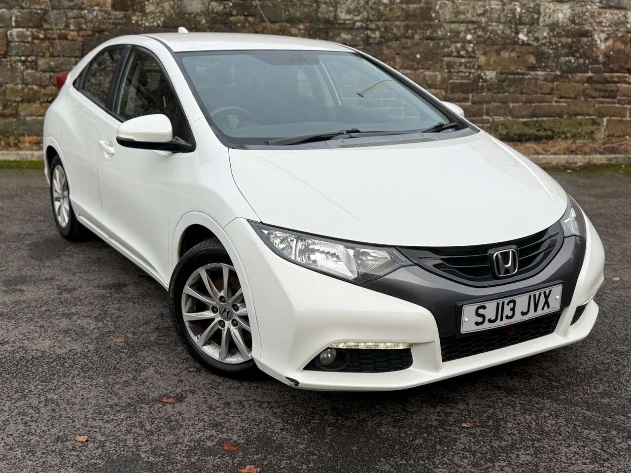 A 2013 HONDA CIVIC 1.8 i-VTEC ES Hatchback 5dr Petrol Manual Euro 5 (s/s) (142 ps) 1.8 ES SPEC A 2013 HONDA CIVIC 1.8 i-VTEC ES Hatchback 5dr Petrol Manual Euro 5 (s/s) (142 ps) 1.8 ES SPEC