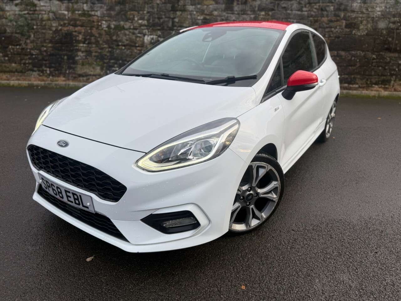 A 2018 FORD FIESTA 1.0T EcoBoost ST-Line X Hatchback 3dr Petrol Manual Euro 6 (s/s) (140 ps) W A 2018 FORD FIESTA 1.0T EcoBoost ST-Line X Hatchback 3dr Petrol Manual Euro 6 (s/s) (140 ps) W
