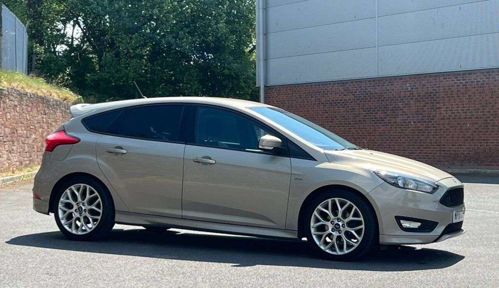 A 2018 FORD FOCUS 1.0T EcoBoost ST-Line Hatchback 5dr Petrol Manual Euro 6 (s/s) (140 ps) WET A 2018 FORD FOCUS 1.0T EcoBoost ST-Line Hatchback 5dr Petrol Manual Euro 6 (s/s) (140 ps) WET