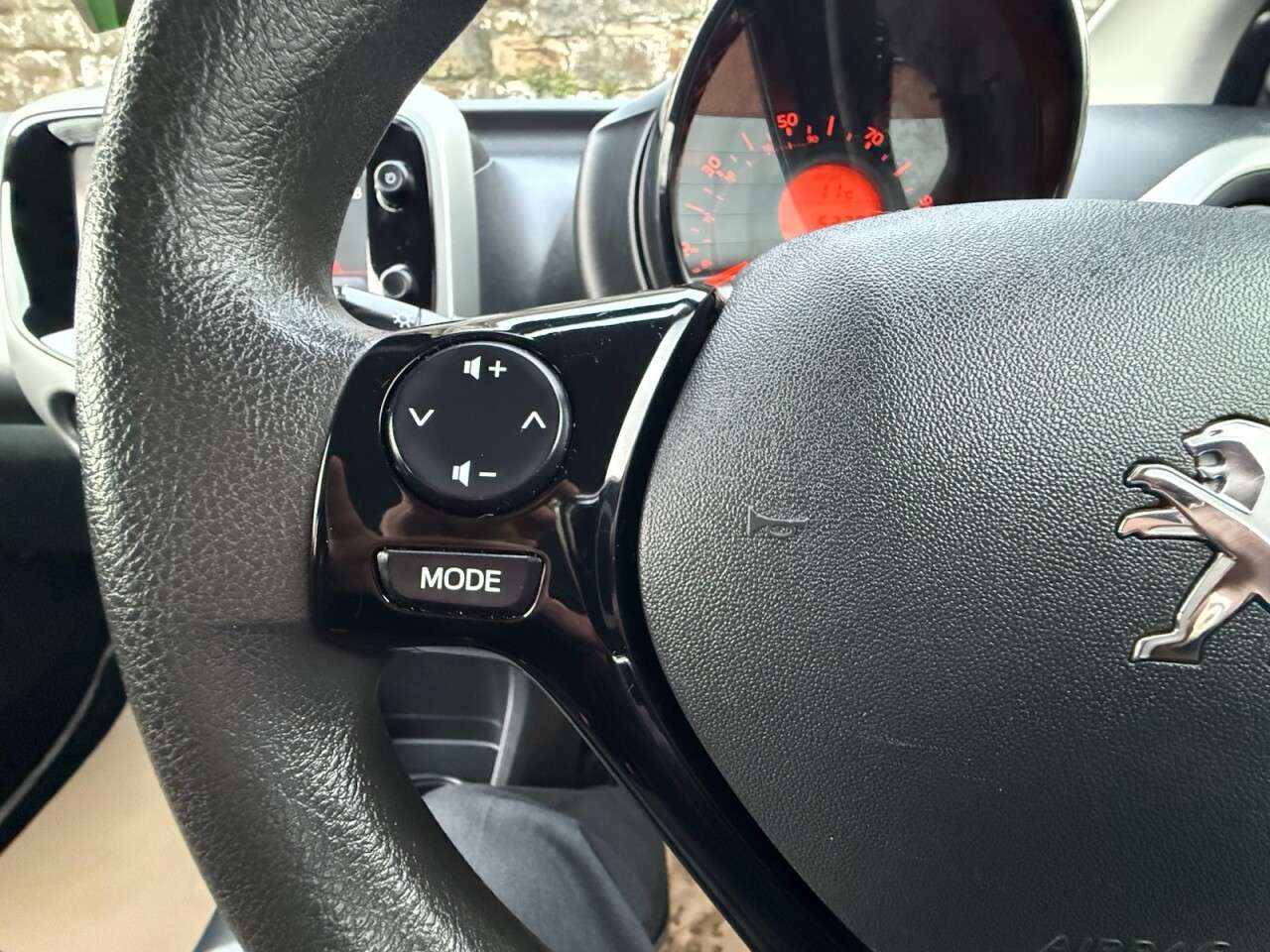 2014 PEUGEOT 108 2014 PEUGEOT 108