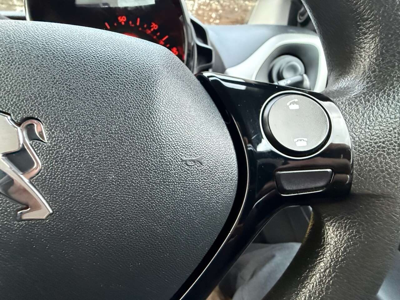 2014 PEUGEOT 108 2014 PEUGEOT 108