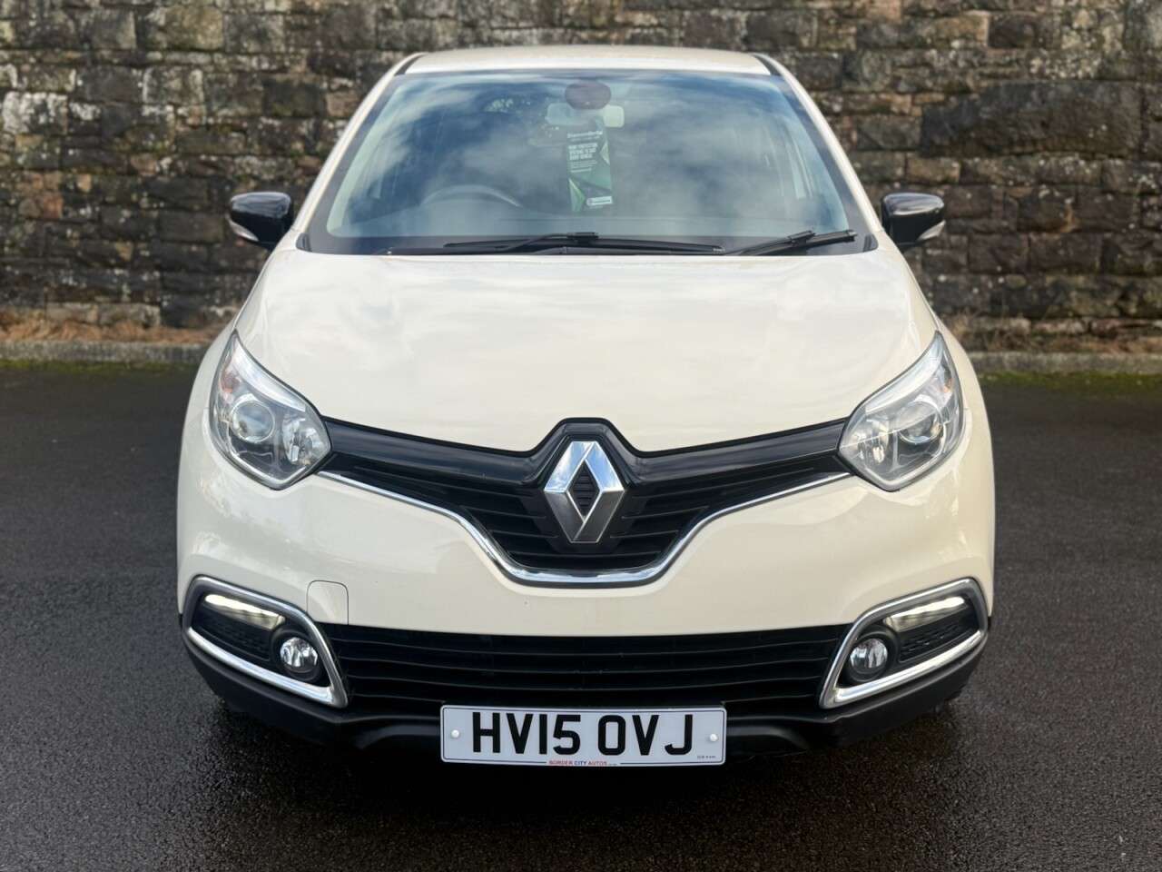 A 2015 RENAULT CAPTUR 1.5 dCi ENERGY Expression + Convenience SUV 5dr Diesel Manual Euro 5 (s/s) A 2015 RENAULT CAPTUR 1.5 dCi ENERGY Expression + Convenience SUV 5dr Diesel Manual Euro 5 (s/s)
