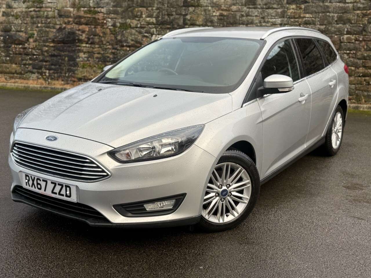 A 2017 FORD FOCUS 1.5 TDCi Zetec Edition Estate 5dr Diesel Manual Euro 6 (s/s) (120 ps) 1.5 T A 2017 FORD FOCUS 1.5 TDCi Zetec Edition Estate 5dr Diesel Manual Euro 6 (s/s) (120 ps) 1.5 T