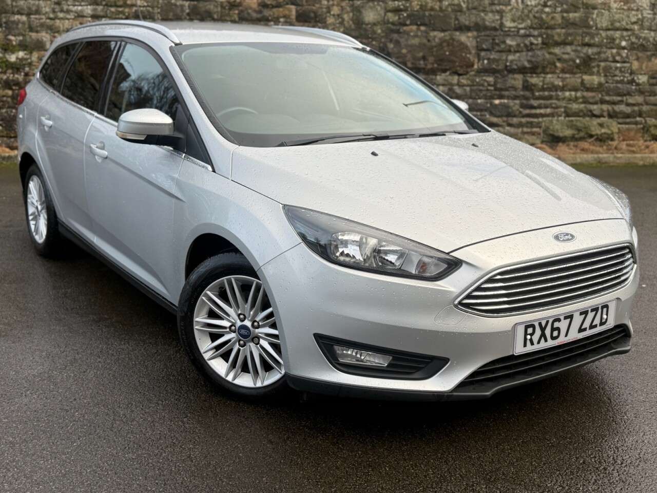 A 2017 FORD FOCUS 1.5 TDCi Zetec Edition Estate 5dr Diesel Manual Euro 6 (s/s) (120 ps) 1.5 T A 2017 FORD FOCUS 1.5 TDCi Zetec Edition Estate 5dr Diesel Manual Euro 6 (s/s) (120 ps) 1.5 T