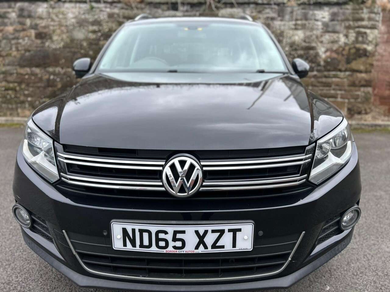 A 2016 VOLKSWAGEN TIGUAN 2.0 TDI BlueMotion Tech Match Edition SUV 5dr Diesel Manual 4WD Euro 6 (s/s A 2016 VOLKSWAGEN TIGUAN 2.0 TDI BlueMotion Tech Match Edition SUV 5dr Diesel Manual 4WD Euro 6 (s/s