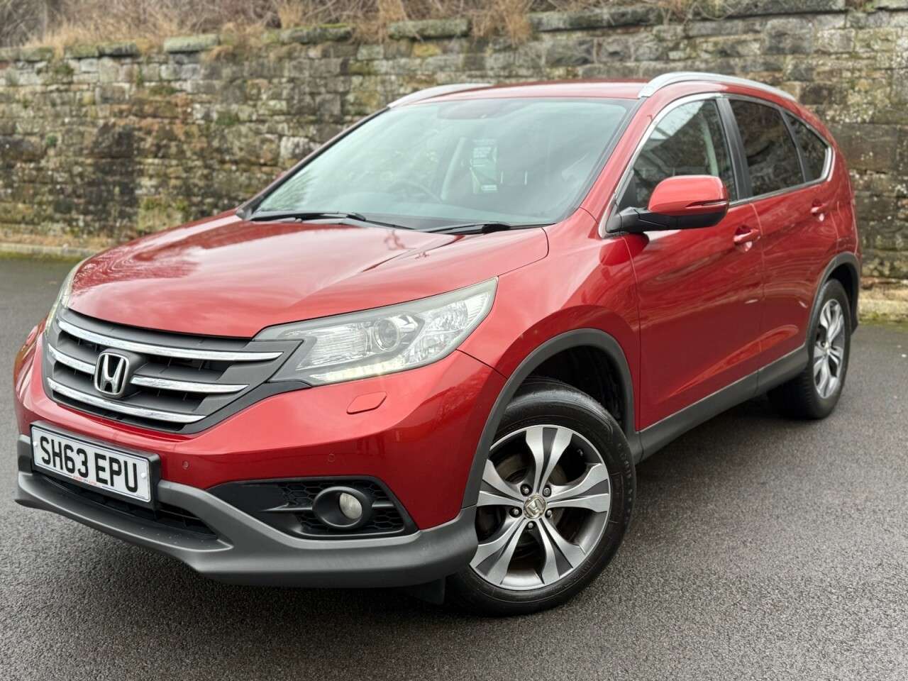 A 2014 HONDA CR-V 1.6 i-DTEC SR SUV 5dr Diesel Manual Euro 5 (s/s) (120 ps) A 2014 HONDA CR-V 1.6 i-DTEC SR SUV 5dr Diesel Manual Euro 5 (s/s) (120 ps)