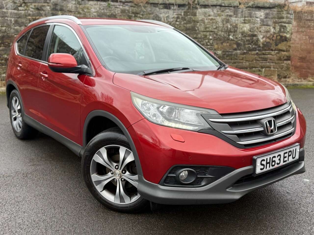 A 2014 HONDA CR-V 1.6 i-DTEC SR SUV 5dr Diesel Manual Euro 5 (s/s) (120 ps) A 2014 HONDA CR-V 1.6 i-DTEC SR SUV 5dr Diesel Manual Euro 5 (s/s) (120 ps)