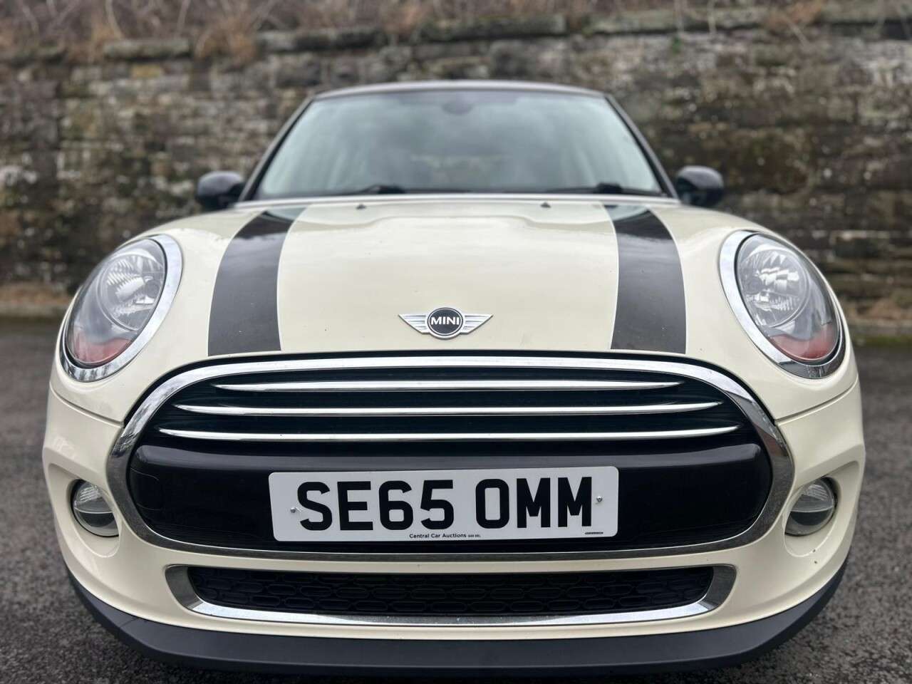 A 2016 MINI HATCH 1.5 Cooper Hatchback 3dr Petrol Manual Euro 6 (s/s) (136 ps) A 2016 MINI HATCH 1.5 Cooper Hatchback 3dr Petrol Manual Euro 6 (s/s) (136 ps)