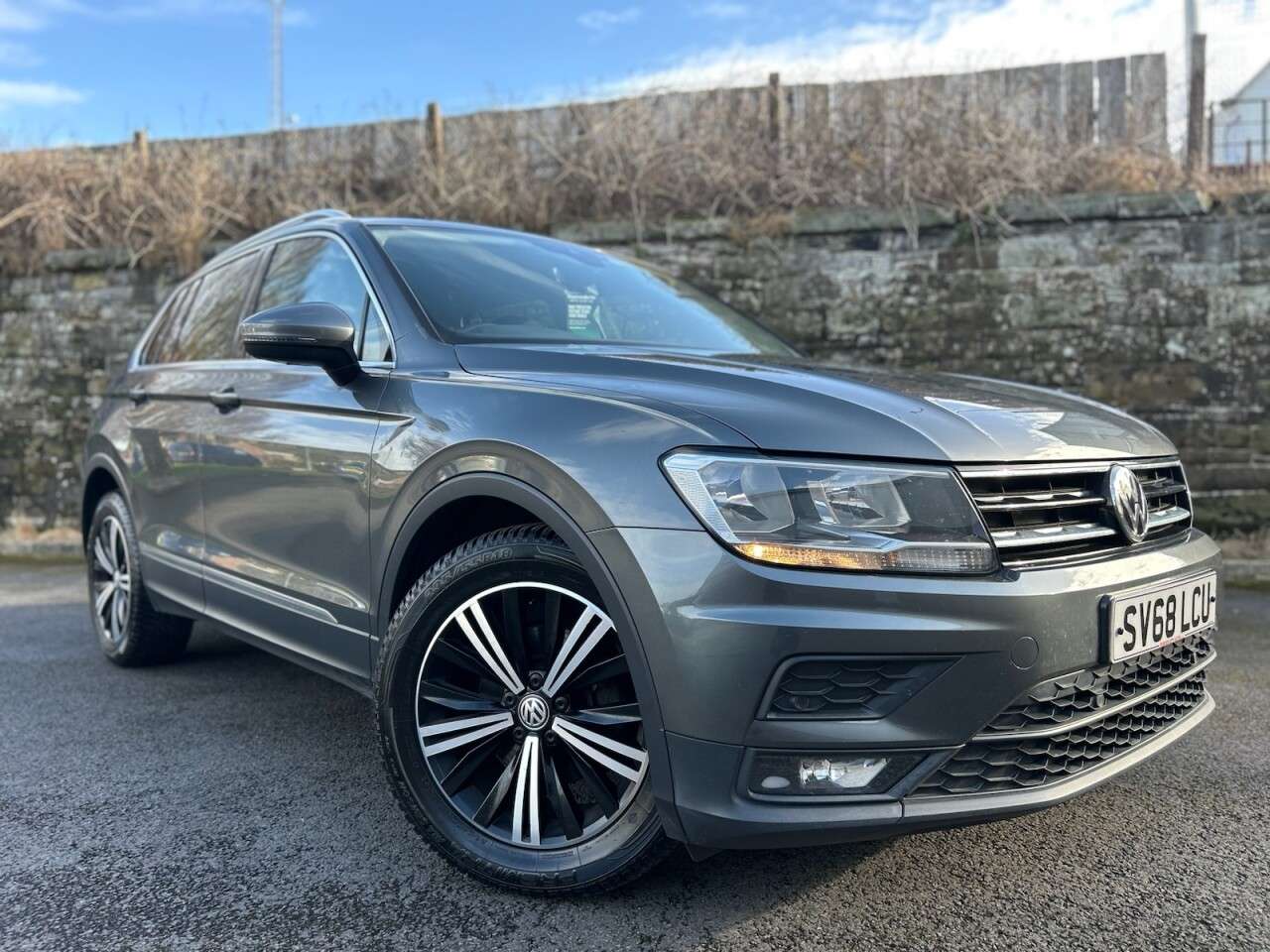 A 2018 VOLKSWAGEN TIGUAN 1.4 TSI SE Navigation SUV 5dr Petrol Manual Euro 6 (s/s) (125 ps) A 2018 VOLKSWAGEN TIGUAN 1.4 TSI SE Navigation SUV 5dr Petrol Manual Euro 6 (s/s) (125 ps)